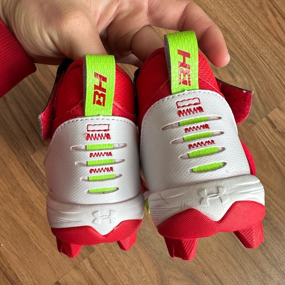 Under Armour | Shoes - size 2Y - Picture 6 of 7